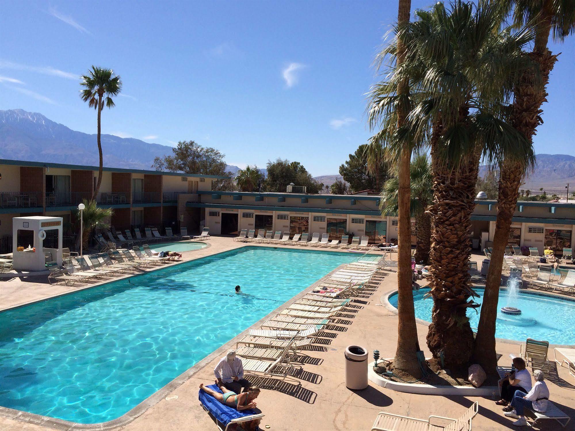 Desert Hot Springs Spa Hotel Exterior foto